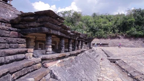 People visiting the pyramids in the archaeological zone of "Tajin" en Veracruz. Stock Footage 77378874
