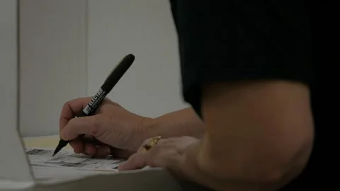People Voting In The U.S., Contemporary Vídeos de archivo 132593660