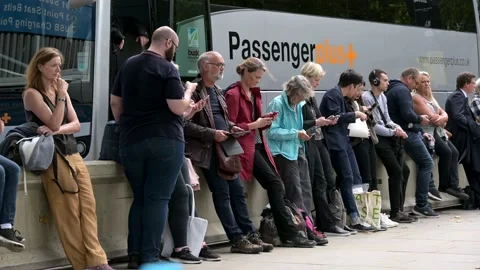 People waiting in the queue to see Queen Elizabeth ii laying in state Video stock 211819791