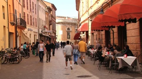 People walk by the pedestrian street in Ravenna, Italy. Stock-Footage 59796064