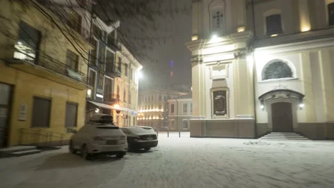People walk the streets - a time-lapse. Video stock 170785764