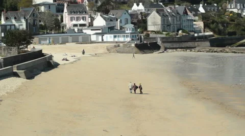 People walking on the beach Stock-Footage 43662582