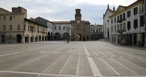 People walking in the big square in Oderzo (TV) 動画素材 86565775