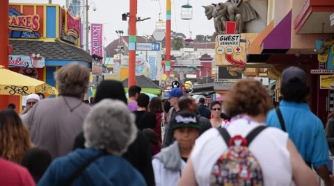 People Walking - Boardwalk Crowd Video stock 53134908