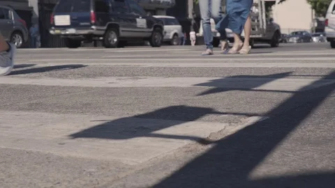 People Walking in Crosswalk 動画素材 78989408
