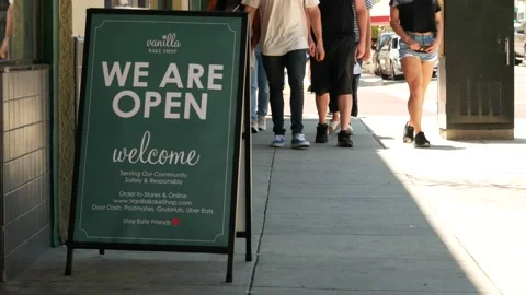 People Walking Crowds Traffic Pasadena California USA Vídeos de archivo 155613426