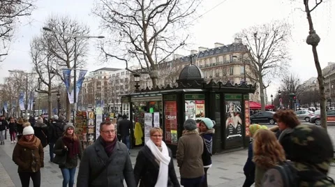 People walking in the famous Champs Elysees in Paris, France. 스톡 동영상 47015973