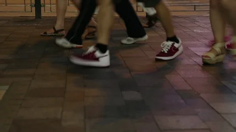 People walking 動画素材 26080208