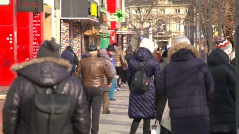 People walking 스톡 동영상 183844992