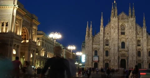 People walking in front of Duomo Cathedral, Milan, time lapse Stock-Footage 66514564