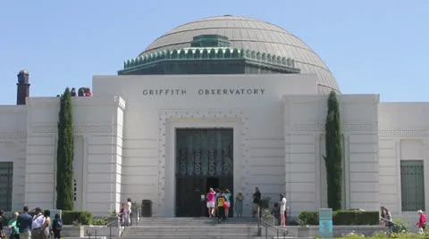 People walking into Griffith Observatory Video stock 24974843