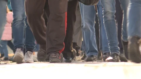 People walking legs 스톡 동영상 97595140