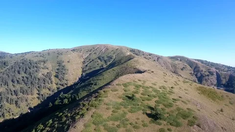 People walking on the mountain. Видео 94926823