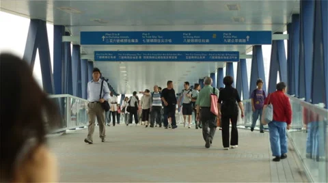 People Walking over Bridge, Super Slow Motion in Hong Kong 動画素材 43546272