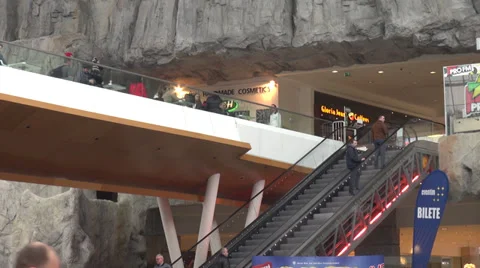 People walking in shopping mall, escalators, time lapse Stock Footage 34653258