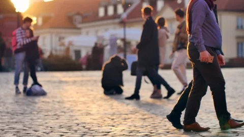 People walking on the streets of Warsaw's Old Town. Stock-Footage 106590786