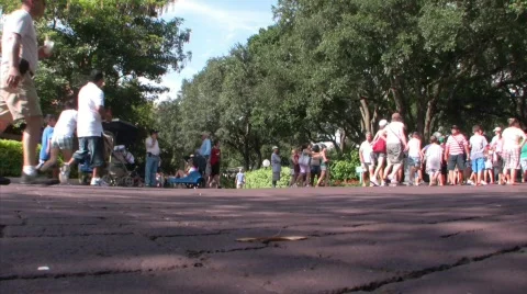 People walking theme park Video stock 696910