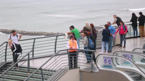 People watching the ocean Video stock 63906171