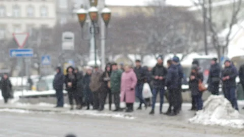 People in winter bus stop Stock-Footage 94369904