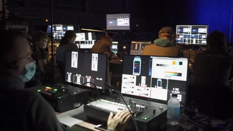 People Work in Studio Vidéo 133462559