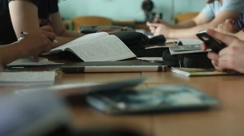 People on the work is using tablet PC Stockbeeldmateriaal 51630115