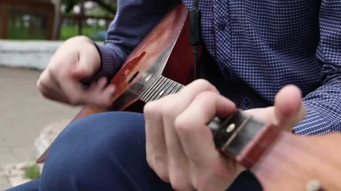 People's hands play musical instruments Vidéo 336847279