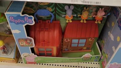 Peppa Pig Play House In The Grass Background, Peppa Pig House