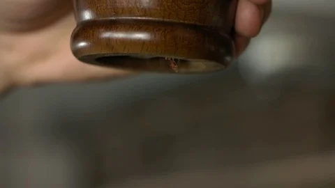 Pepper mill grinding pepper Video stock 81788728