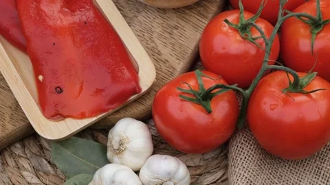 Pepper tomatoes garlic Video stock 260163321