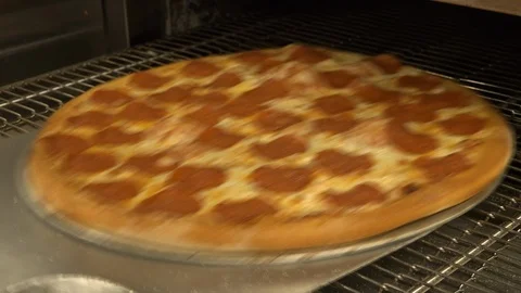 Pepperoni pizza Vídeo Stock 126913289