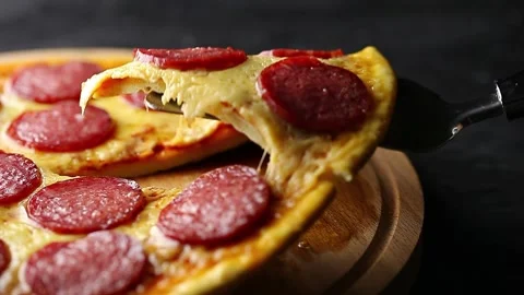 Pepperoni pizza, taking piece 스톡 동영상 170538982