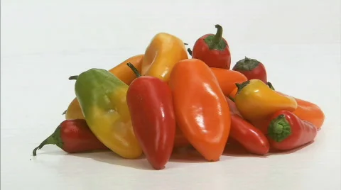 Peppers spinning all3 Stock Footage 631175