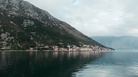 Perast Old Town Waterfront View Across Bay, Perast, Montenegro Vidéo 337301677