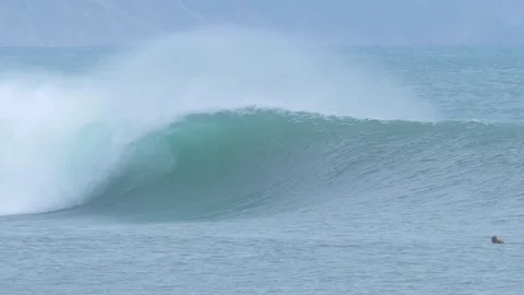 Perfect Empty WAVE barrelling in slow motion - New Zealand Stock Footage 85451387