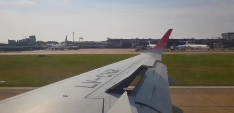 Perfect landing 動画素材 156197345