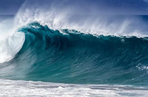 A perfect surfing wave Stockfoto's