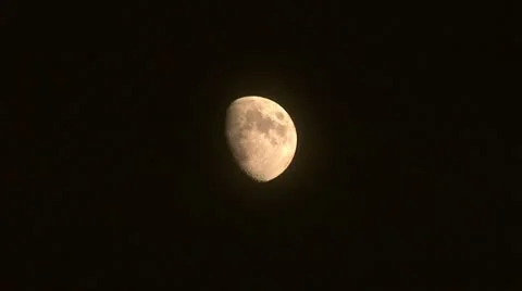 Perfect Three Quarter Moon (Slow Zoom) Stock-Footage 12539666