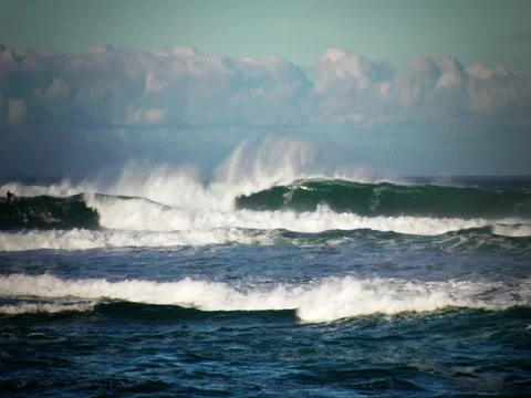 Perfect Wave Stock Footage 981671