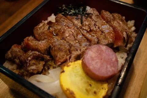 Perfectly cooked steak in high-class Japanese restaurant. Foto stock