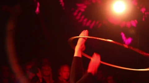 Performance of an acrobatic hula-op dancer 스톡 동영상 47150111