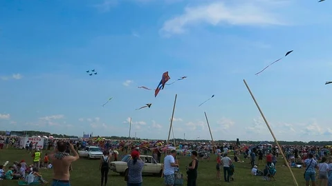 Performance at a festive air show 動画素材 113273742