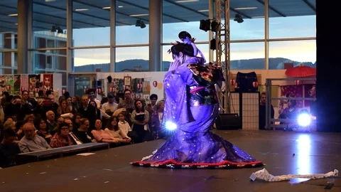 The performance of the geisha Vídeo Stock 70836743