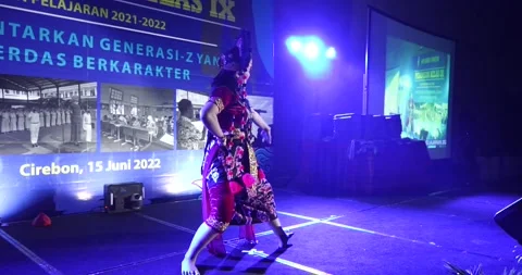 The performance of the Losari Red Mask Dance or Pants on the stage show, Stock Footage 219005552