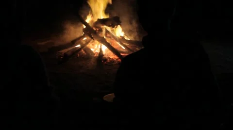 Performance of a ritual dance around a bonfire 스톡 동영상 62983141