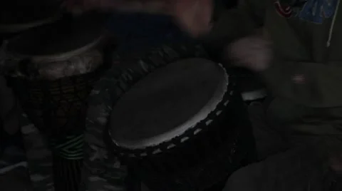 Performance of ritual dance on classical African drums Vídeo Stock 62981137