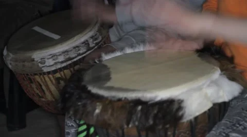 Performance of ritual dance on classical African drums Vídeo Stock 62981763