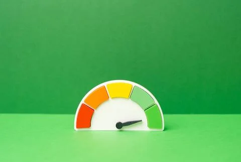 A performance scale with an arrow pointing to the highest level, green. Exc.. Stock Photos