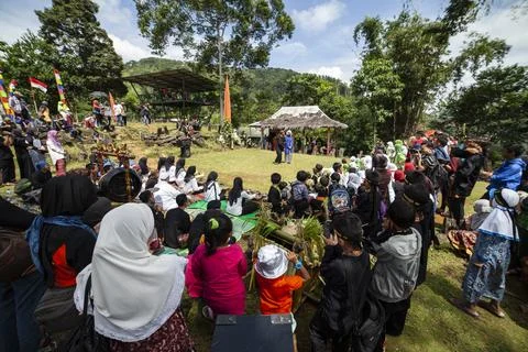 Performing arts in the framework of producing mountains Stock Photos