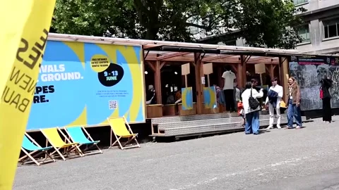 Performing arts, recycled fabric workshops bring New European Bauhaus festival i 스톡 동영상 337578394
