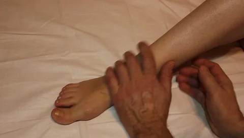 Performing massage techniques and body care procedures 스톡 동영상 85585771